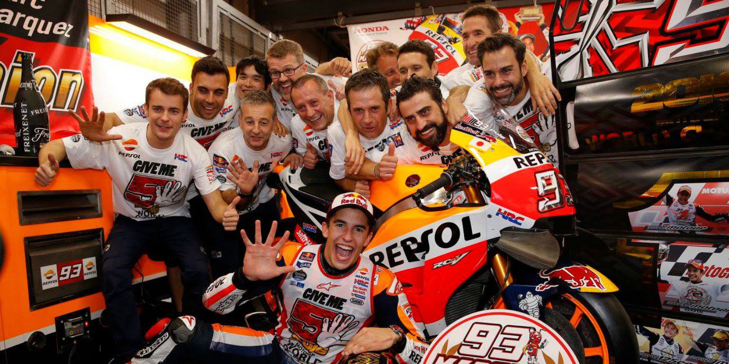 Márquez saca la manita a pasear (1/2)