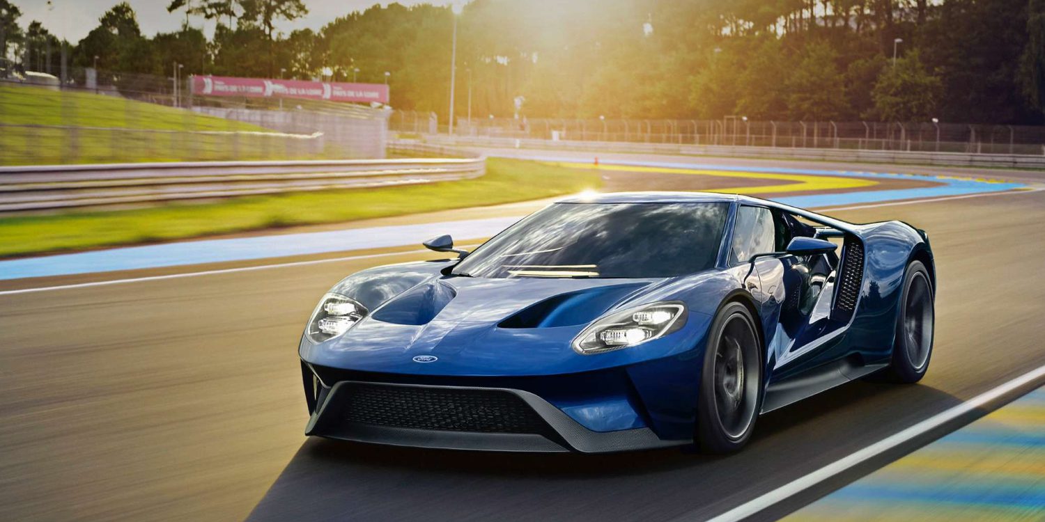 El primer Ford GT 2016 sale de la línea de producción