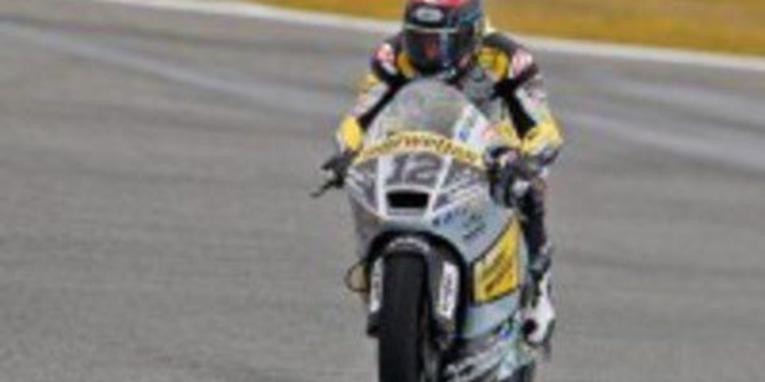 Thomas Luthi vence en Moto2 y aprieta el campeonato en Le Mans
