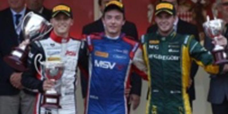 Jolyon Palmer se lleva una accidentada carrera al sprint en Mónaco