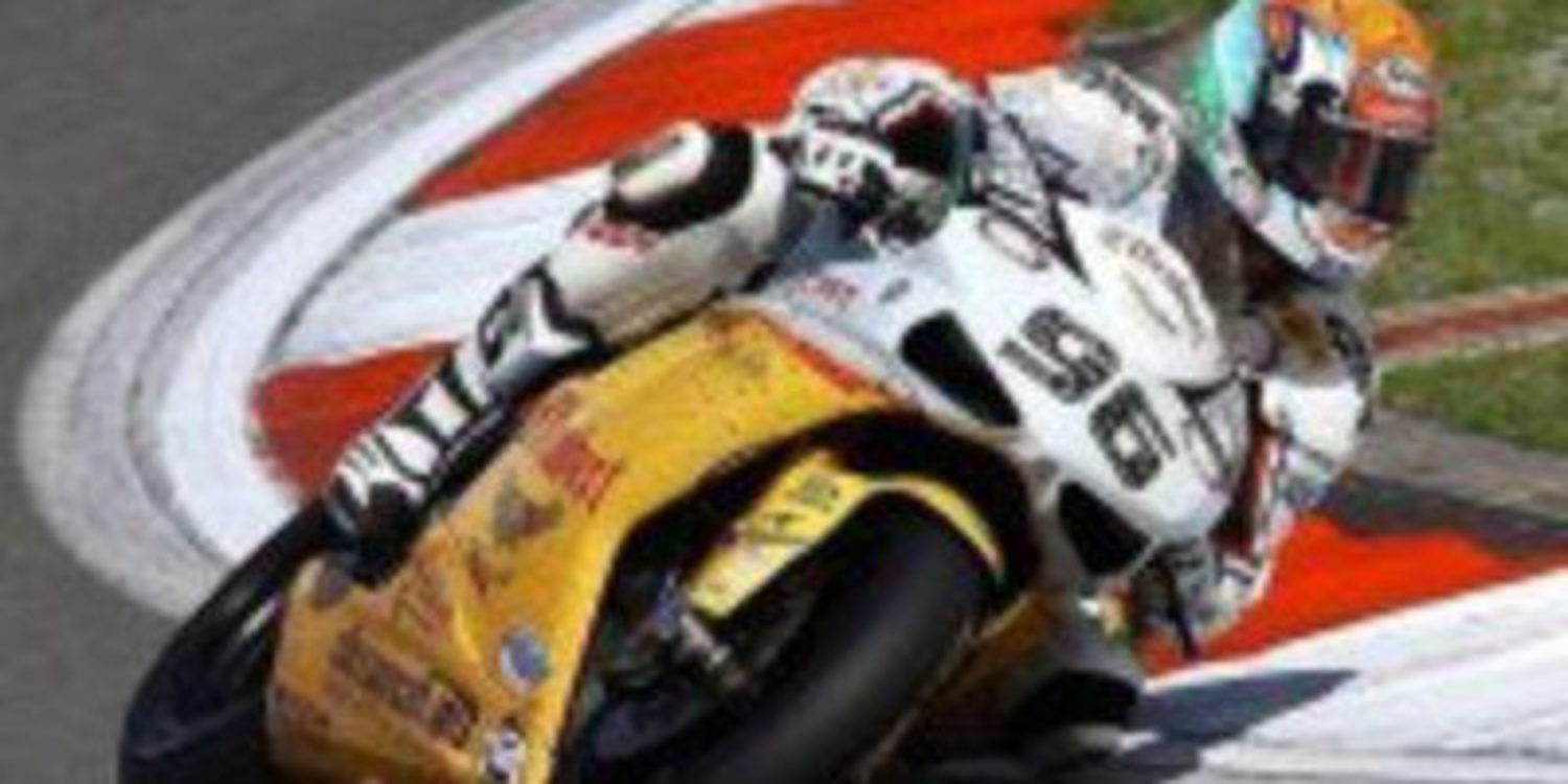 Sin lluvia, Jakub Smrz también domina en la Q1 de Miller