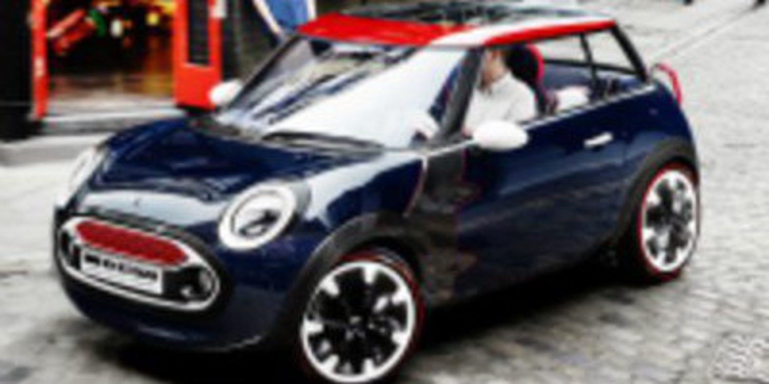 Mini hace rodar el Rocketman concept por Londres