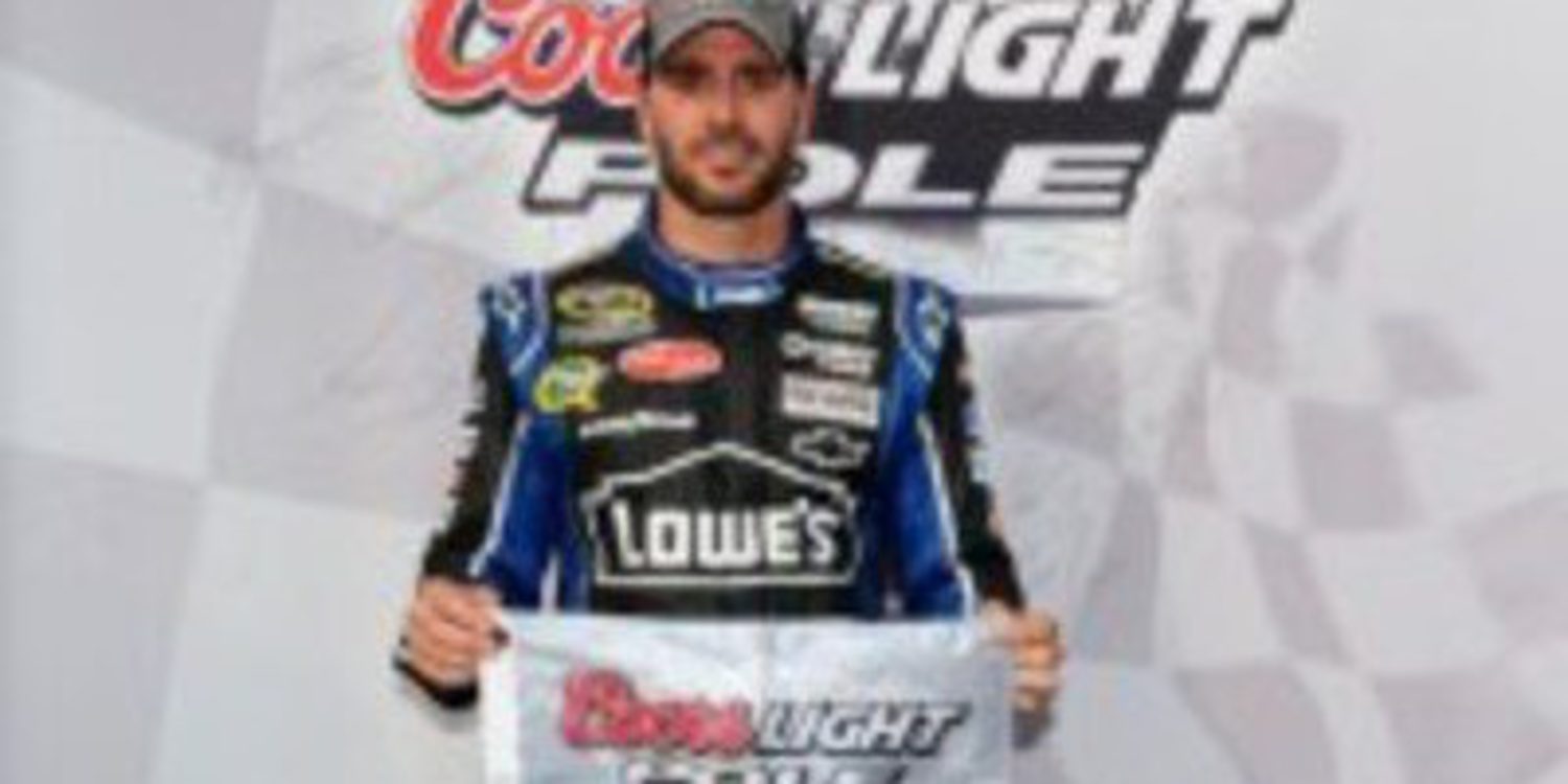 Jimmie Johnson rompe su sequía con la pole en Kentucky