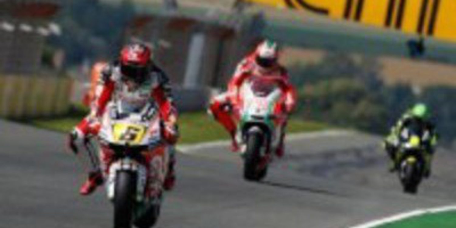 Stefan Bradl se luce ante su público con un quinto puesto