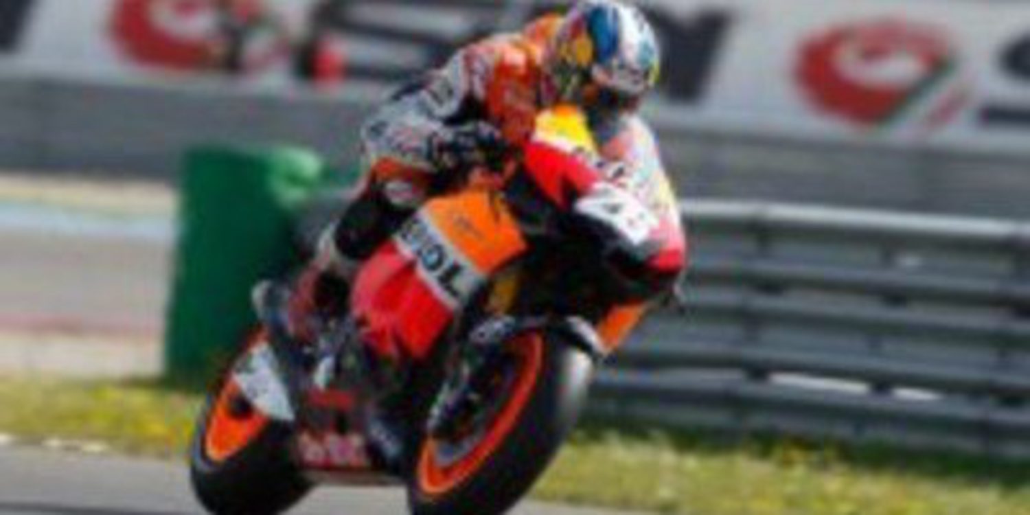 Los pilotos del Repsol Honda con nuevo material en Laguna Seca