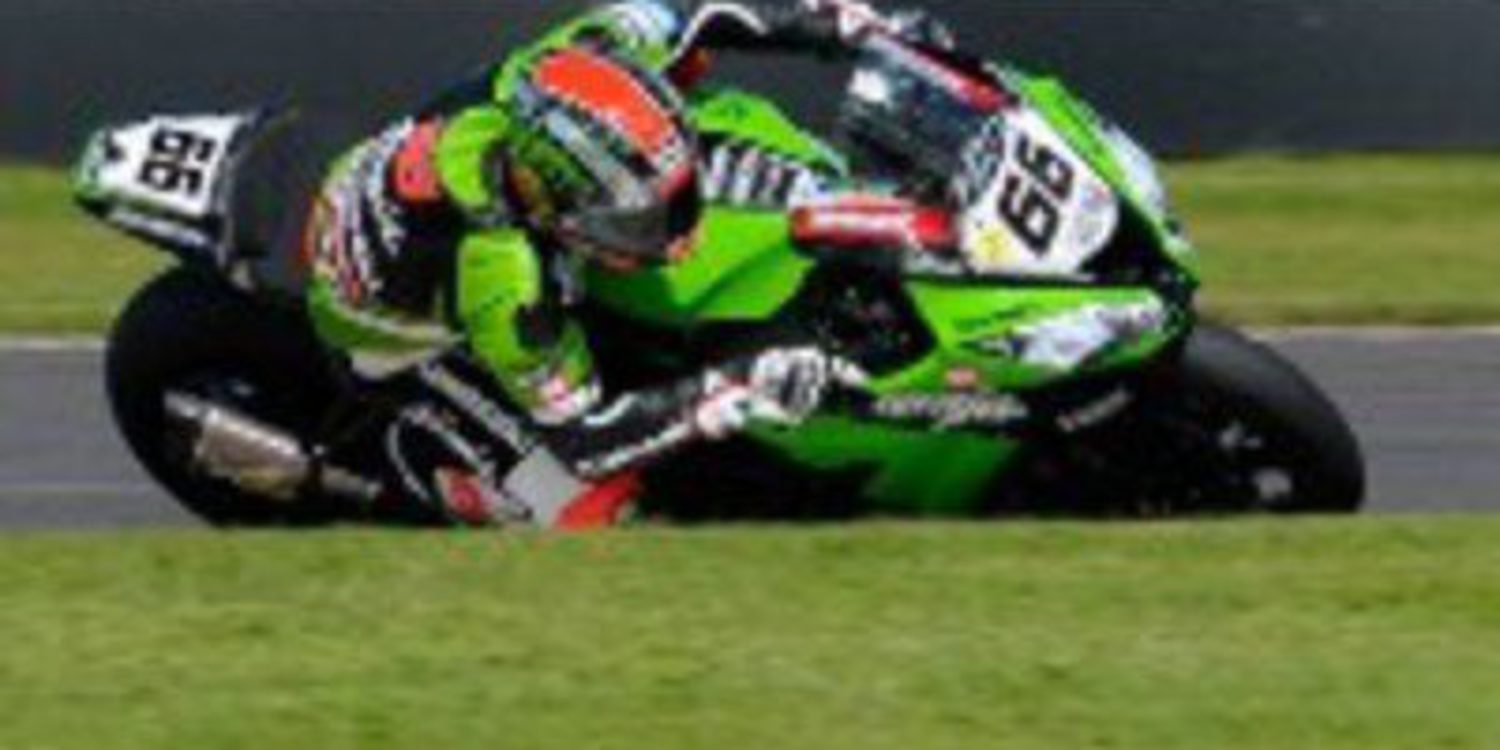 Tom Sykes sigue con Kawasaki en el Mundial de SuperBikes 2013