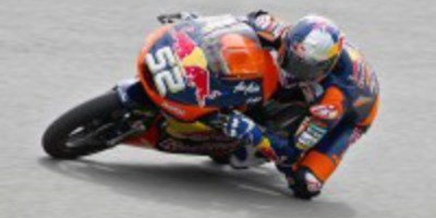 Danny Kent domina los FP1 de Moto3 en una pista fría de Indianápolis