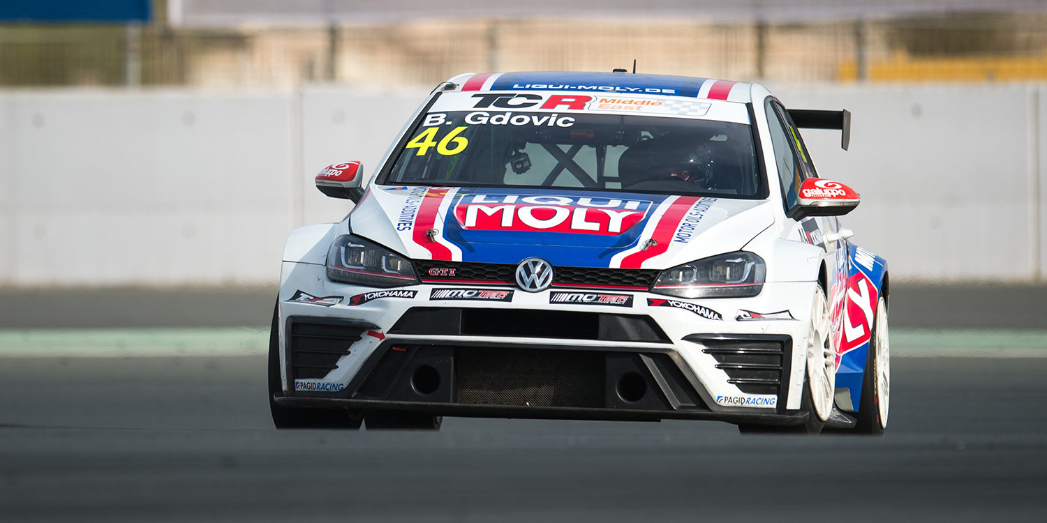 Luca Engstler y Brandon Gdovic se reparten las victorias en Dubai