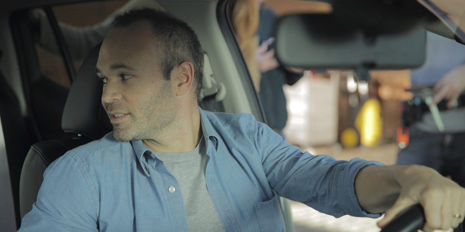 Nissan consigue fichar a Andrés Iniesta