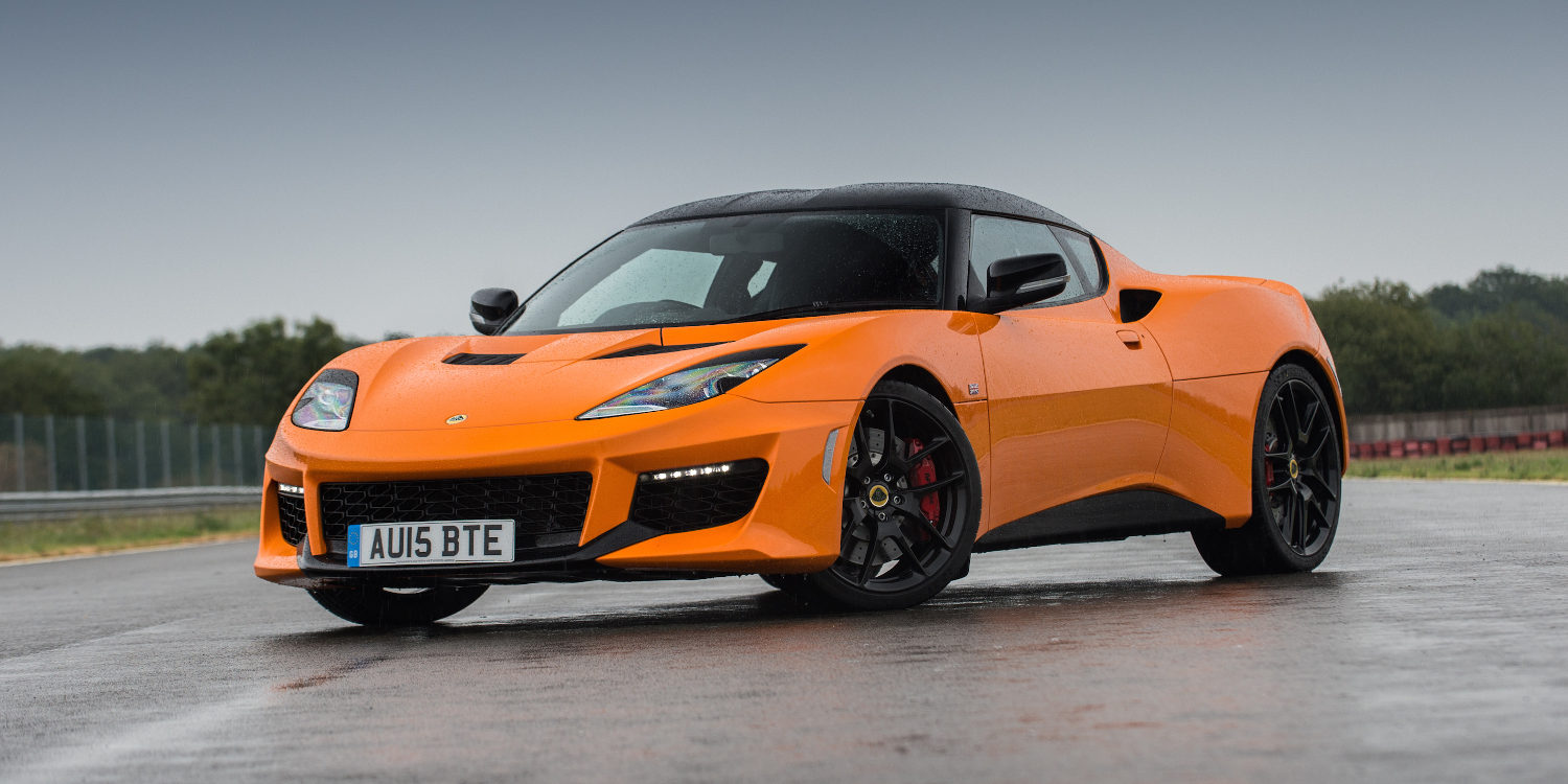 Sale a la luz el Lotus Evora 400