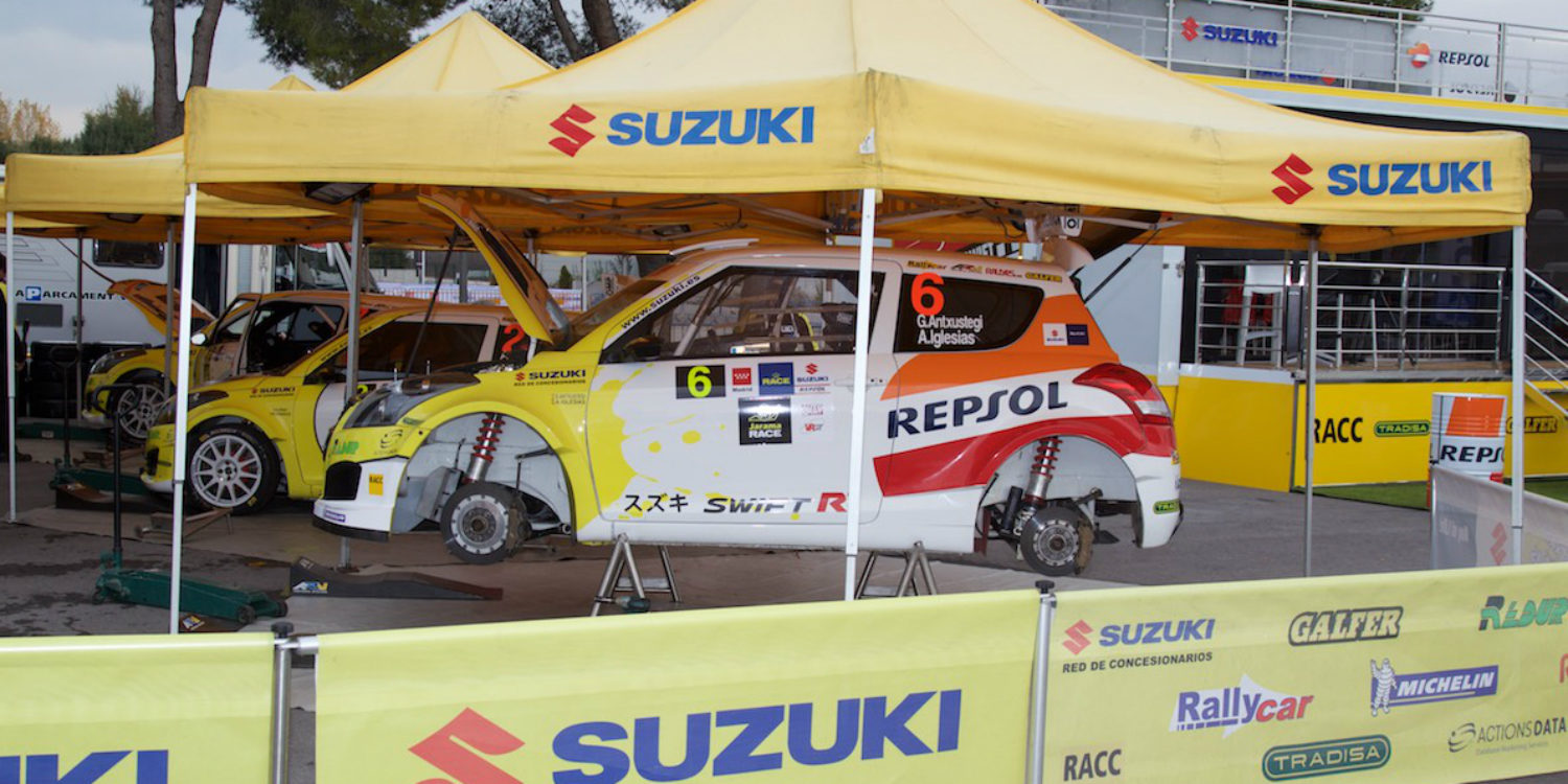 El equipo Suzuki, a por el campeonato de marcas en 2017