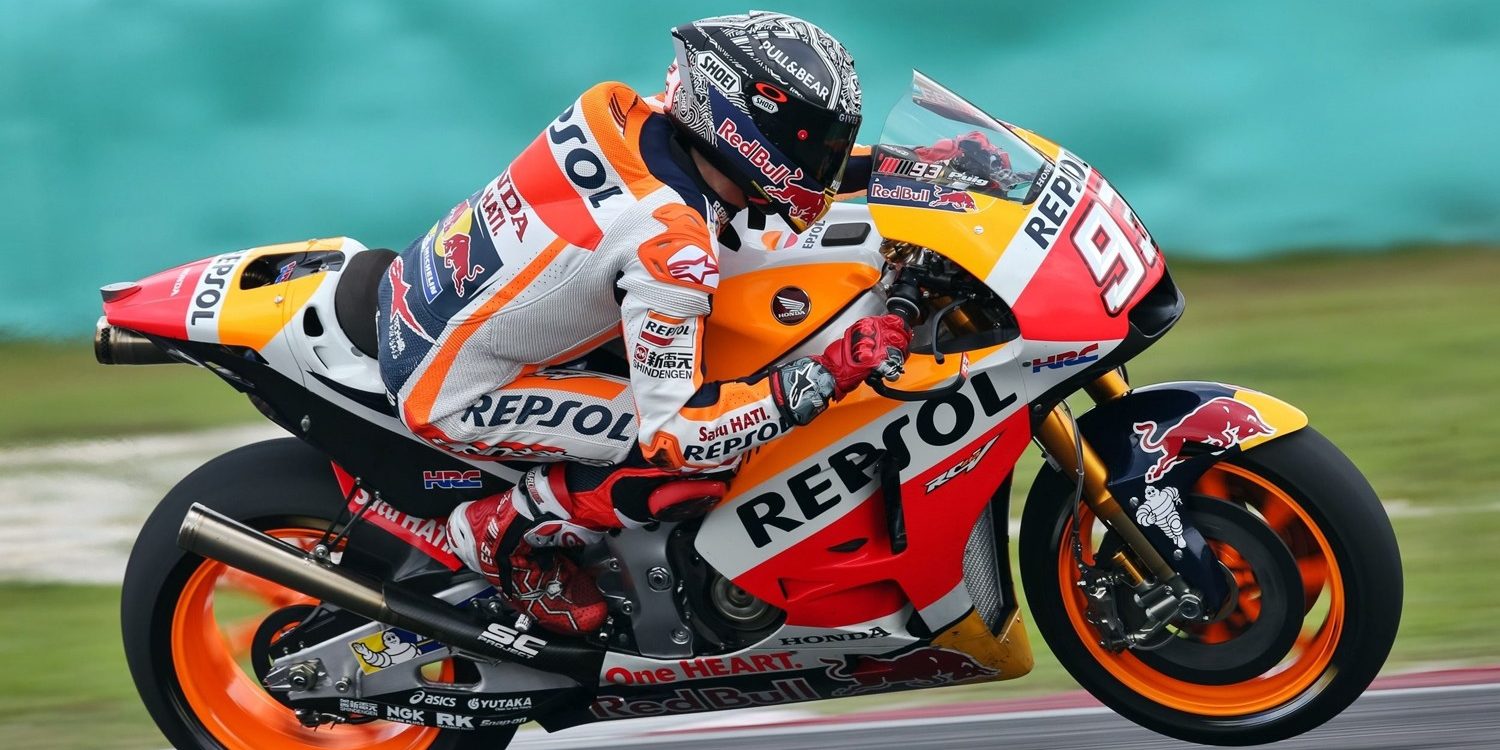 Márquez lidera delante de Rossi