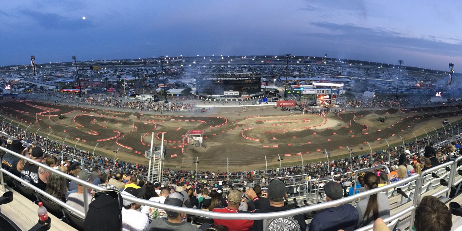 Tomac abre la Bikeweek con victoria