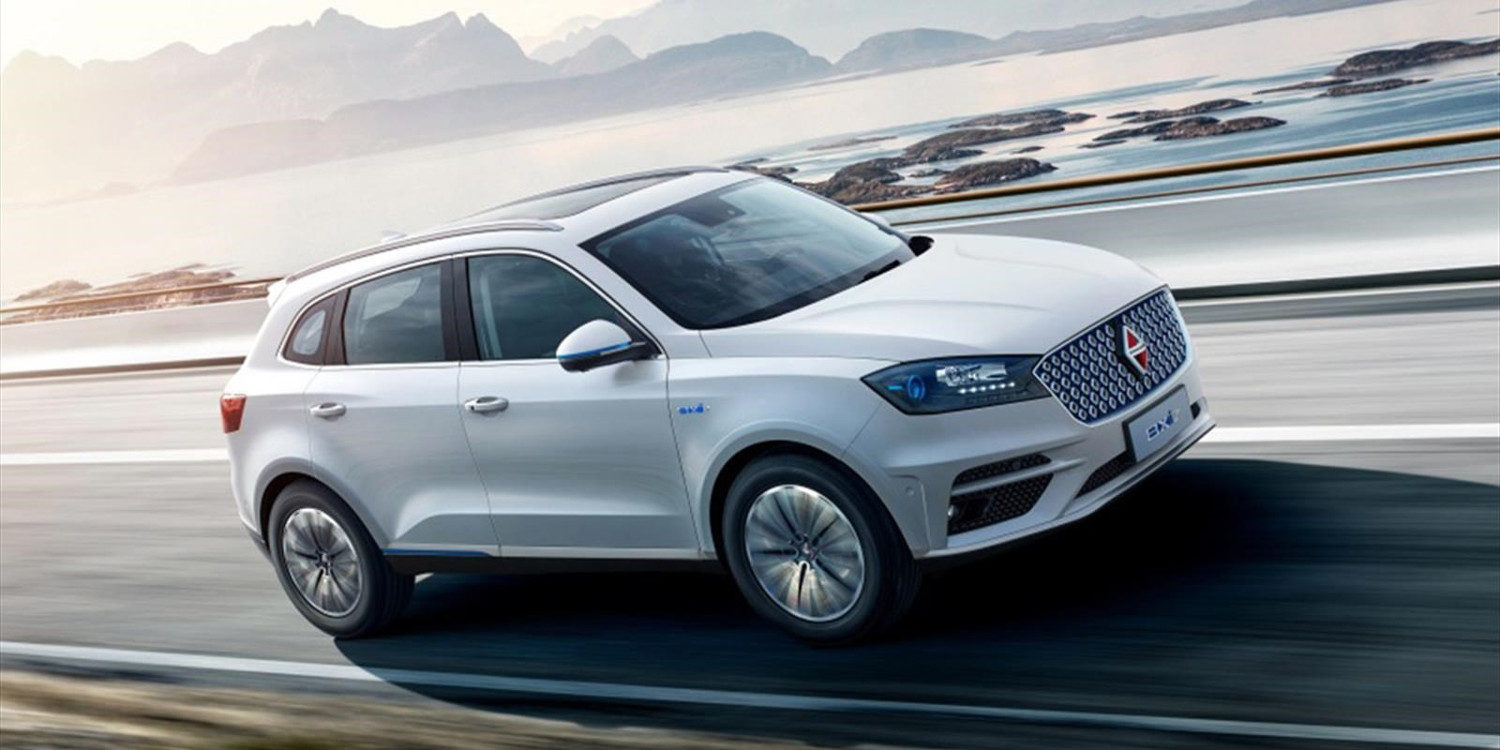 Borgward presentó el BXi7 con propulsor eléctrico