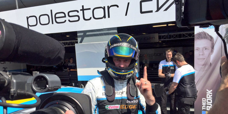 Monza sonríe a Thed Björk y Volvo