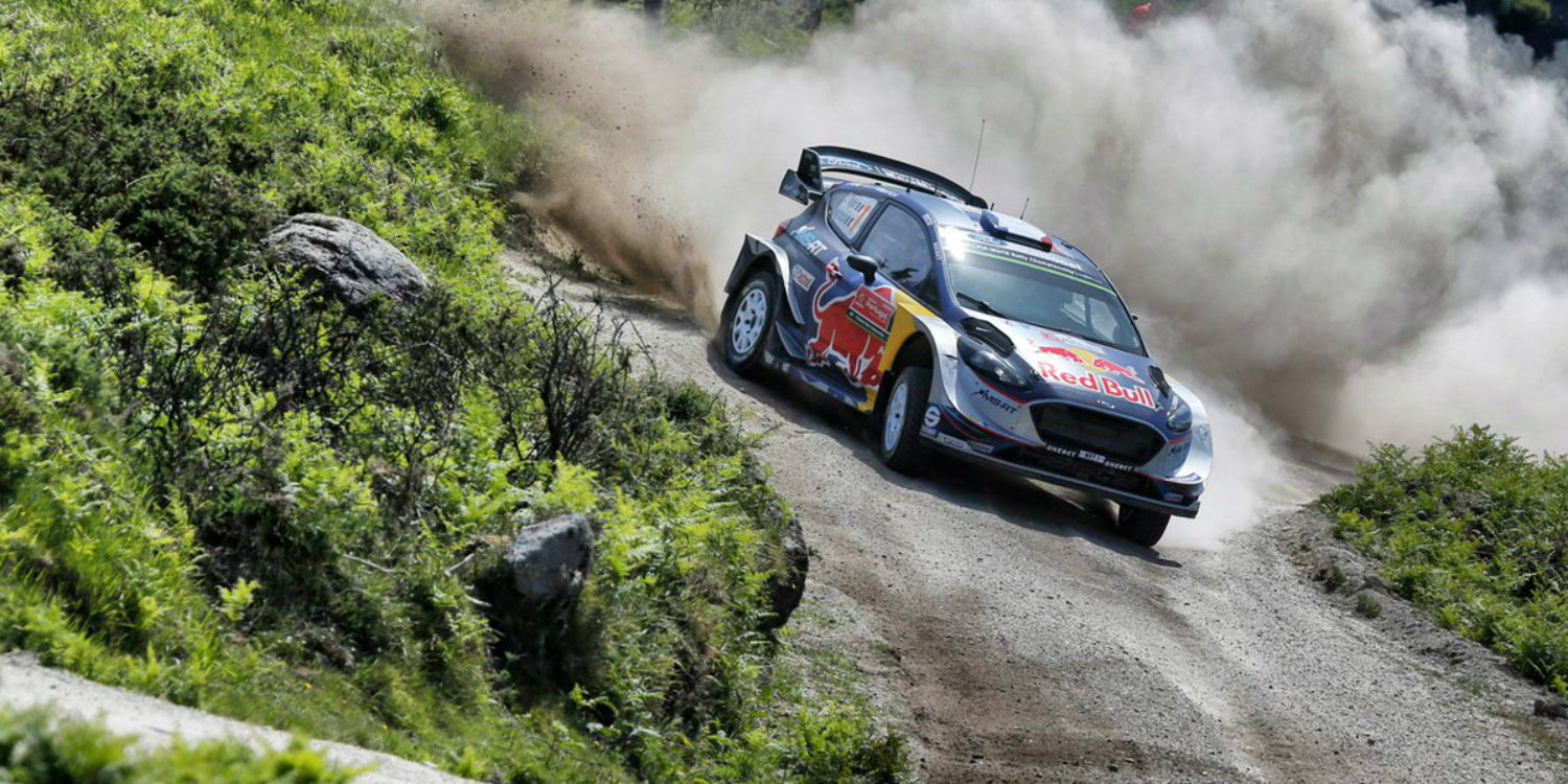 Ogier acelera hacia la victoria frente a un batallador Neuville