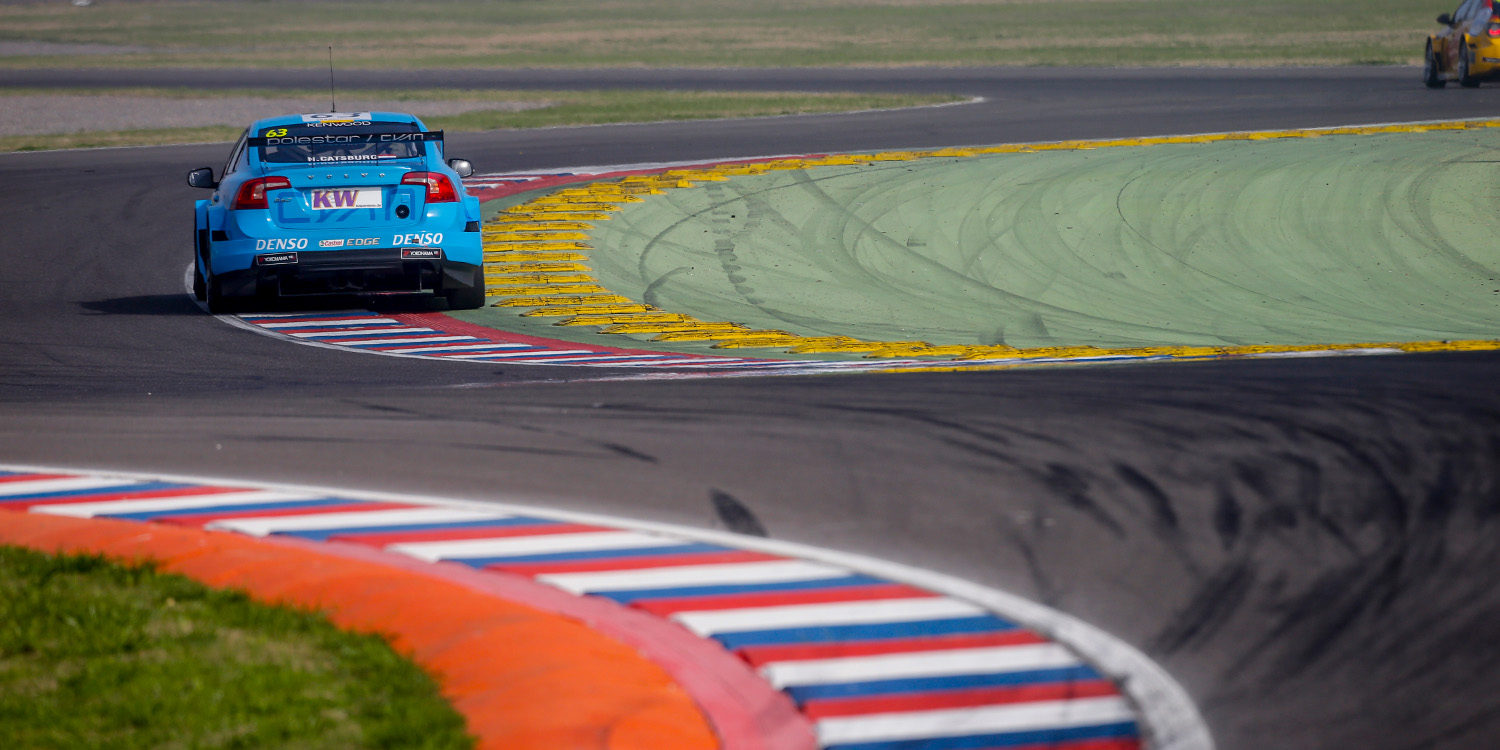 Nicky Catsburg se lleva una pole de infarto