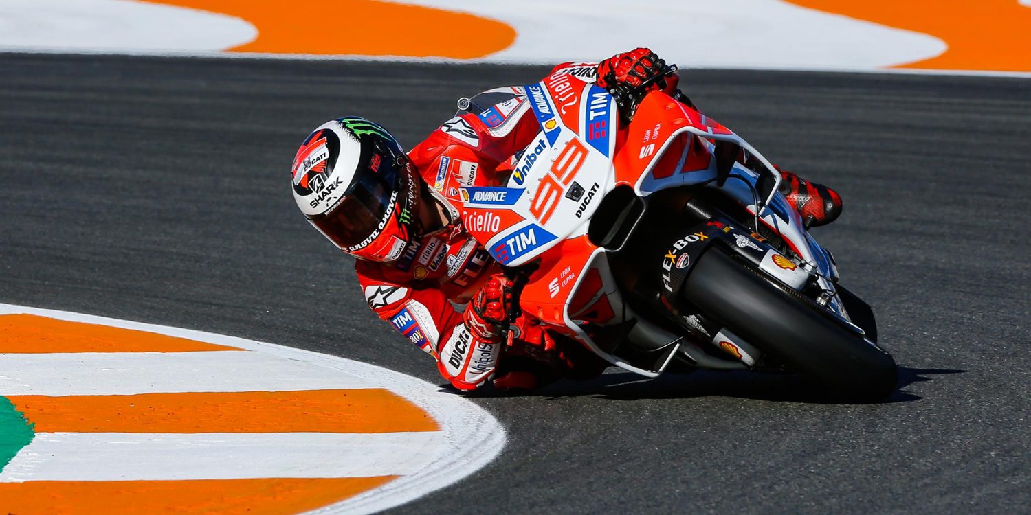Jorge Lorenzo lidera el último viernes de la temporada