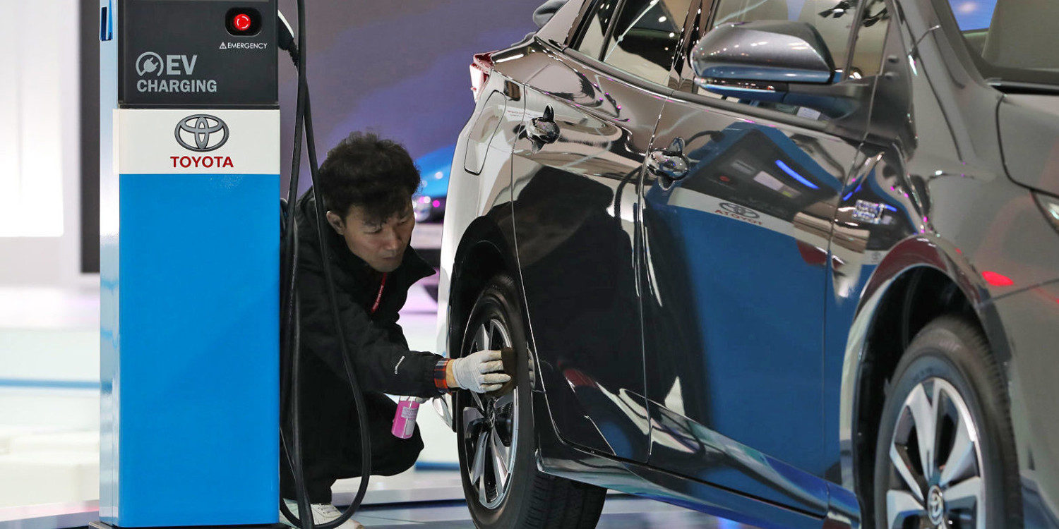 Toyota apuesta por los coches híbridos para China