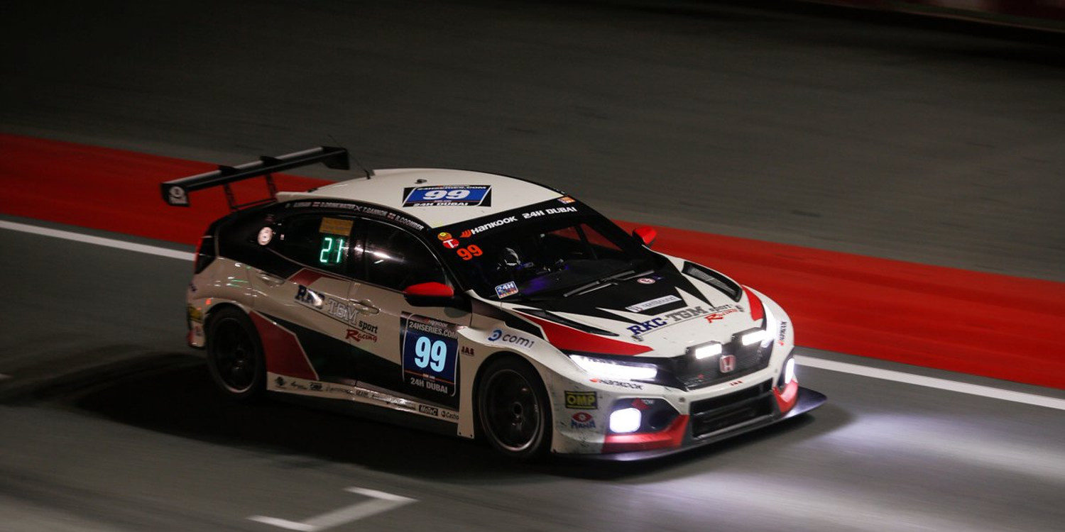 Debut con mal sabor de boca para el Honda Civic Type R TCR FK7 en Dubái