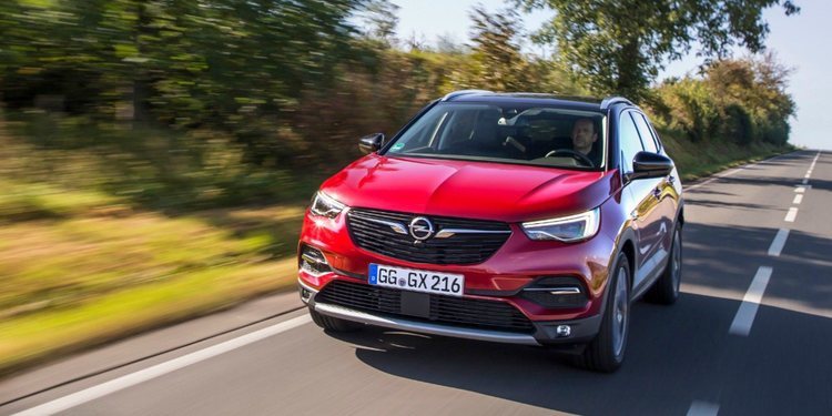 Opel Grandland X con el control de tracción IntelliGrip