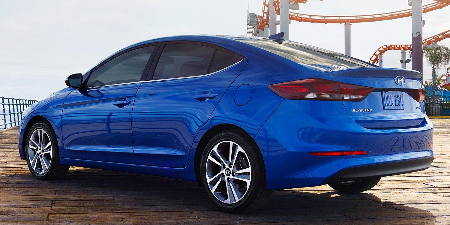 Elantra tipo sedán 2018 de Hyundai llega con nuevas prestaciones