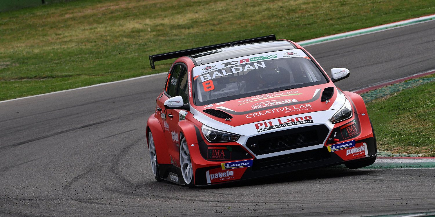 Pit Lane Competizioni mete a cuatro coches en las TCR Europa