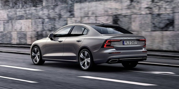 Volvo S60 2019 en dos versiones híbridas