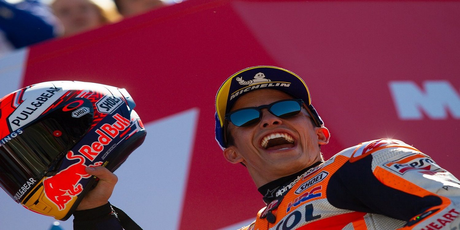 Victoria de Marc Márquez en una carrera para la historia