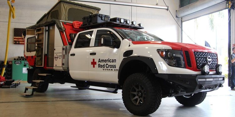 Nissan presentó el poderoso Ultimate Service Titan Deploys