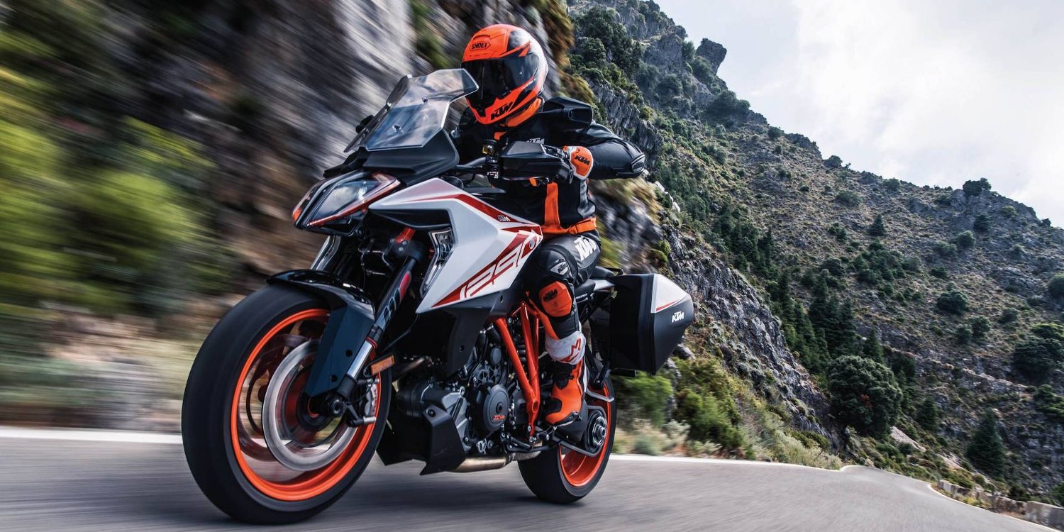 KTM 1290 Super Duke GT 2019