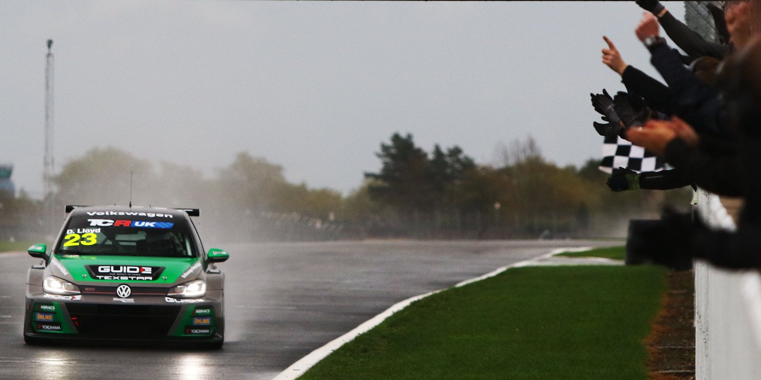 Daniel Lloyd, primer campeón de las TCR Reino Unido