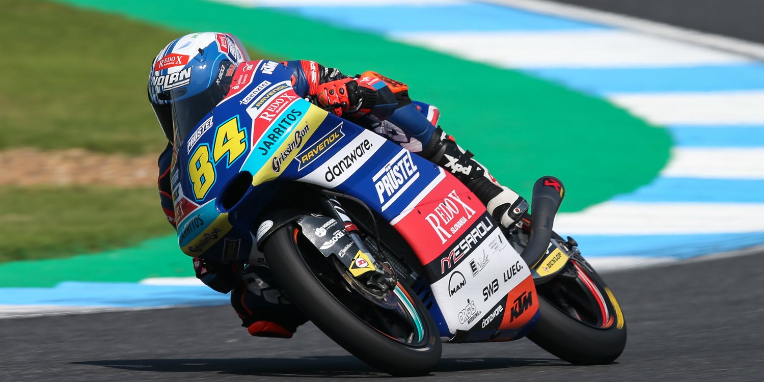 Jakub Kornfeil coge la batuta en Motegi