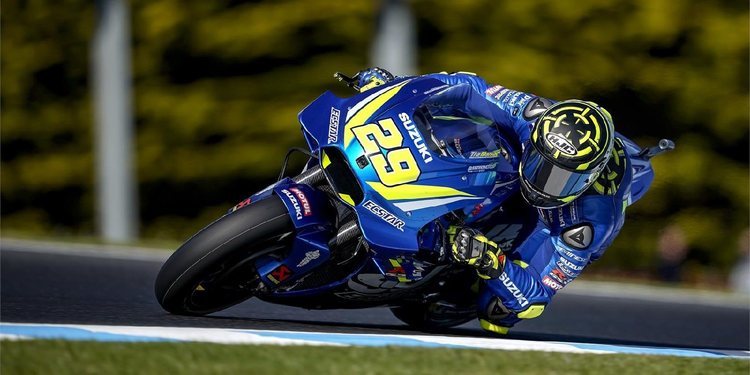 Andrea Iannone lidera una igualada jornada de viernes en Phillip Island