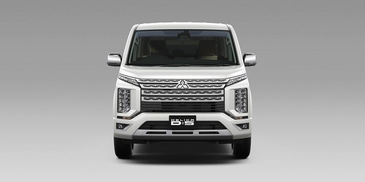 Mitsubishi presentó el D: 5 Delica