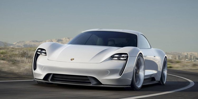 Tres años de cargas gratis a los compradores del Porsche Taycan