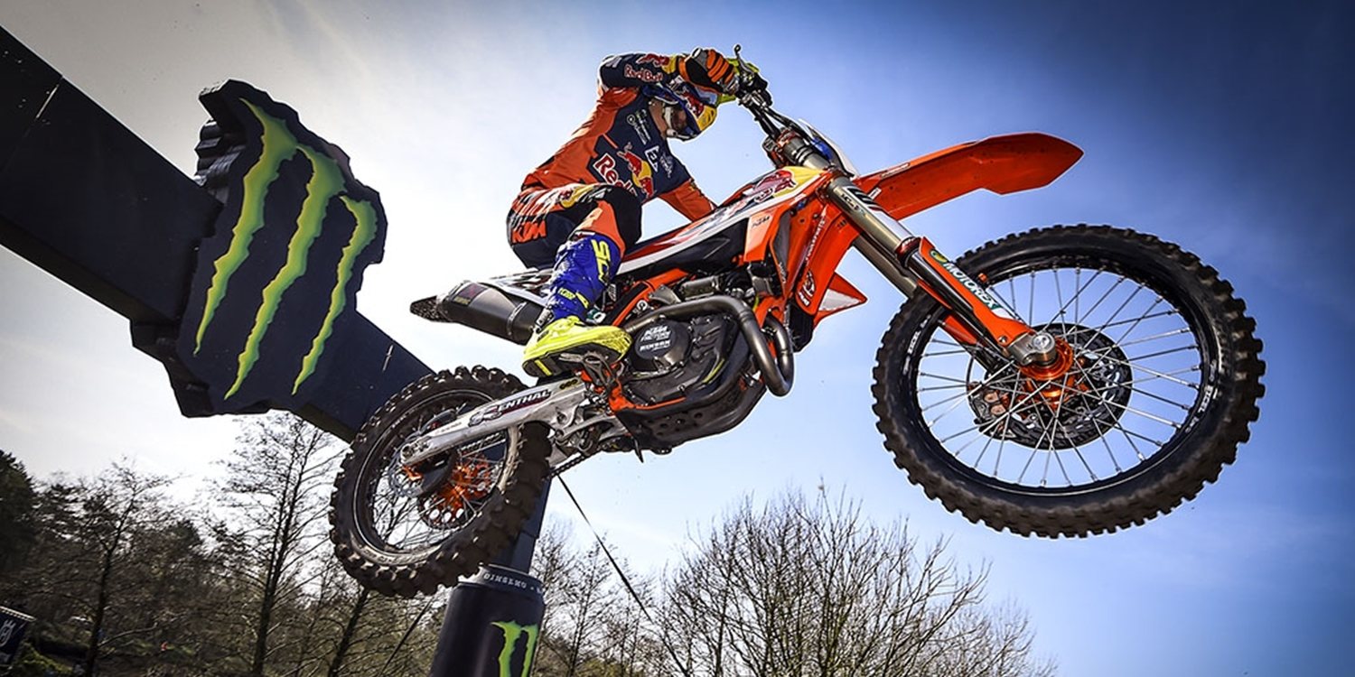 Prado y Cairoli conquistan Valkenswaard