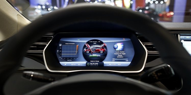 Tesla le añade al software de sus autos un sistema de autodiagnóstico