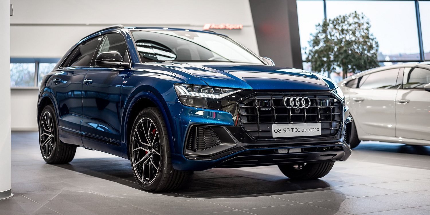 Deslumbrante Audi Q8 Galaxy Blue