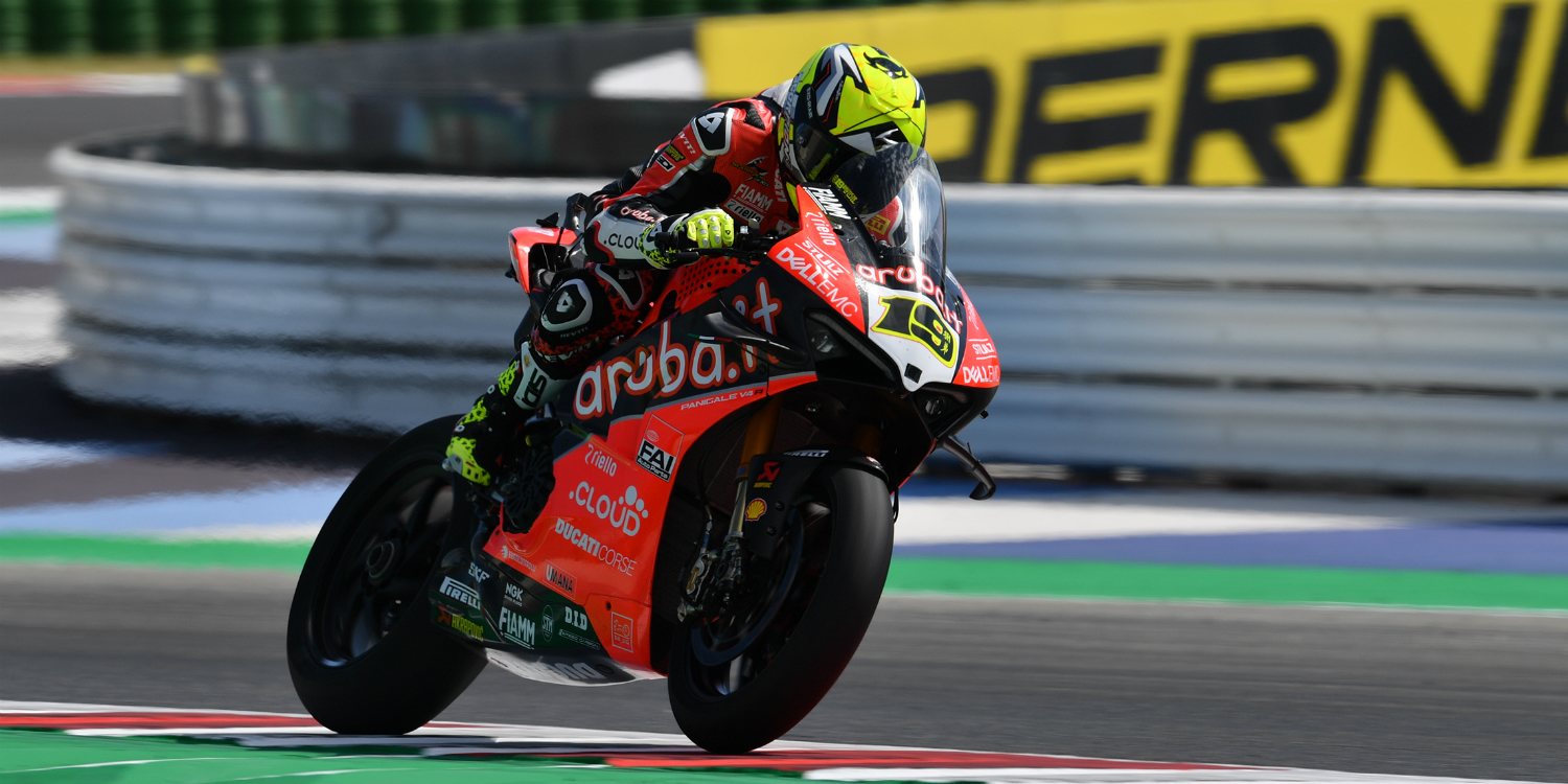 Álvaro Bautista vence en la Superpole en Misano
