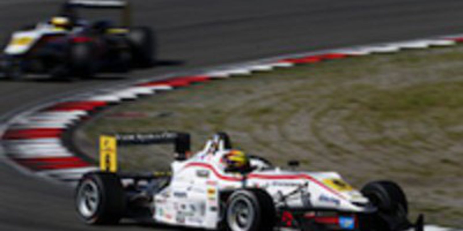 Pascal Wehrlein vence la tercera manga de F3 Euroseries en Nürburgring y se mete en la pomada por el título