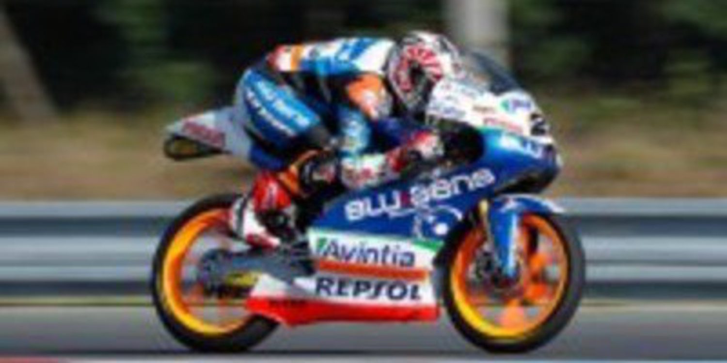 Maverick Viñales cierra el viernes tomando el mando en Brno