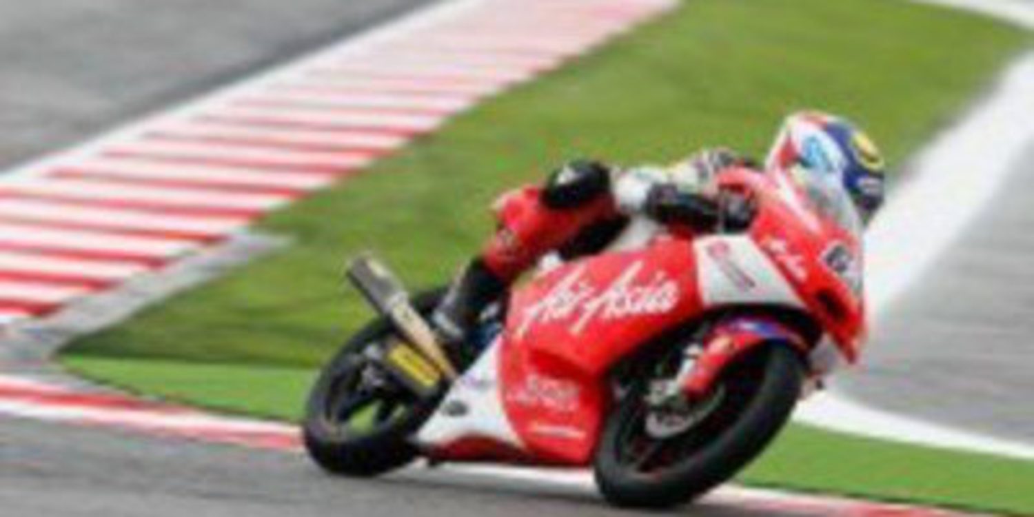 El malayo Zulfahmi Khairuddin domina los FP1 de Misano en pista mojada