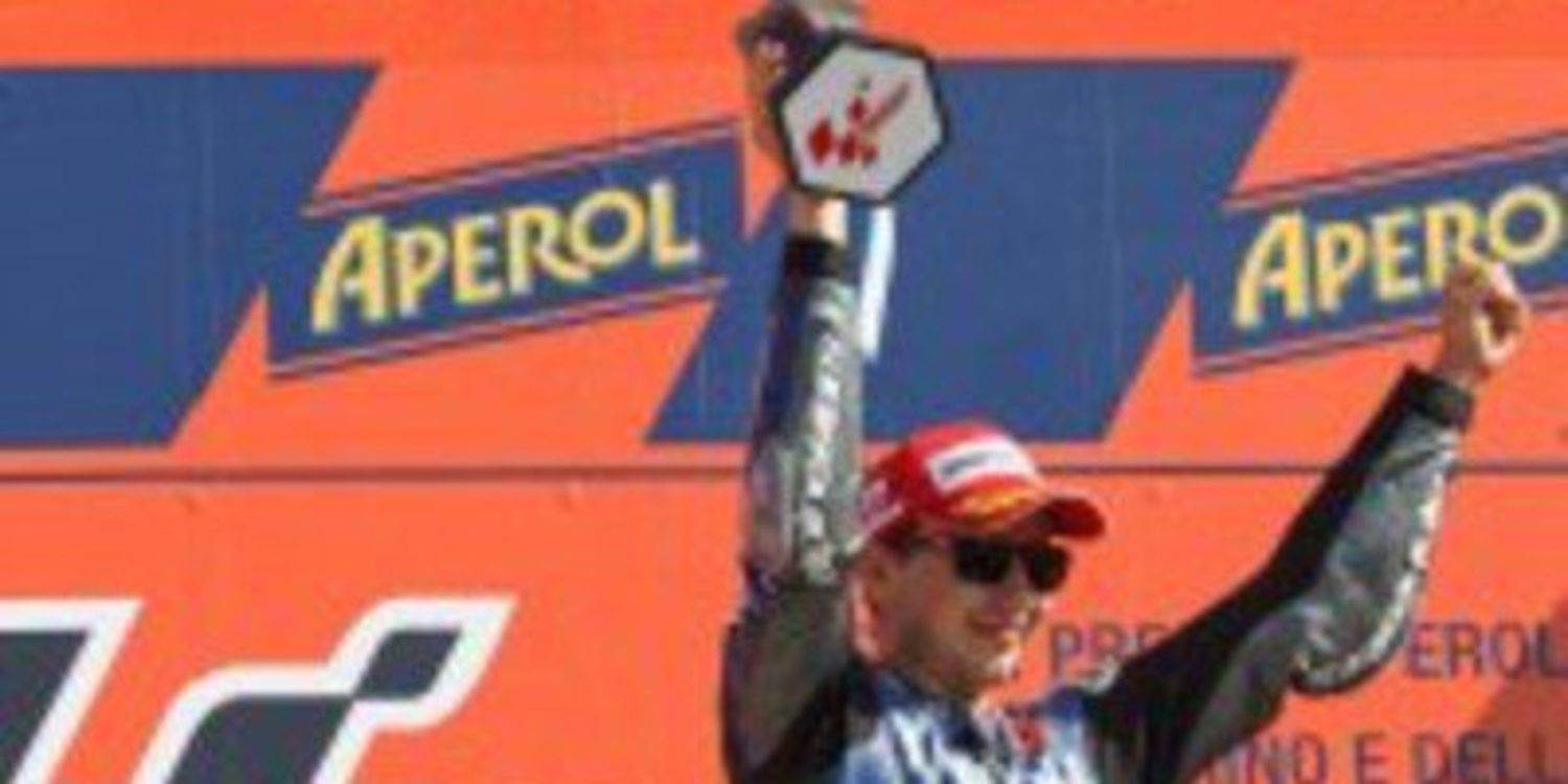 Jorge Lorenzo amplía su ventaja en el Mundial con una cómoda victoria