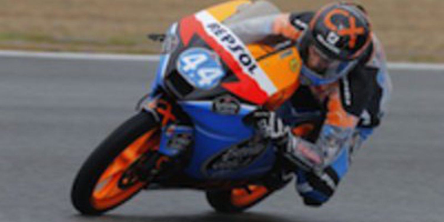 Miguel Oliveira marca el mejor tiempo de los FP1 en Moto3