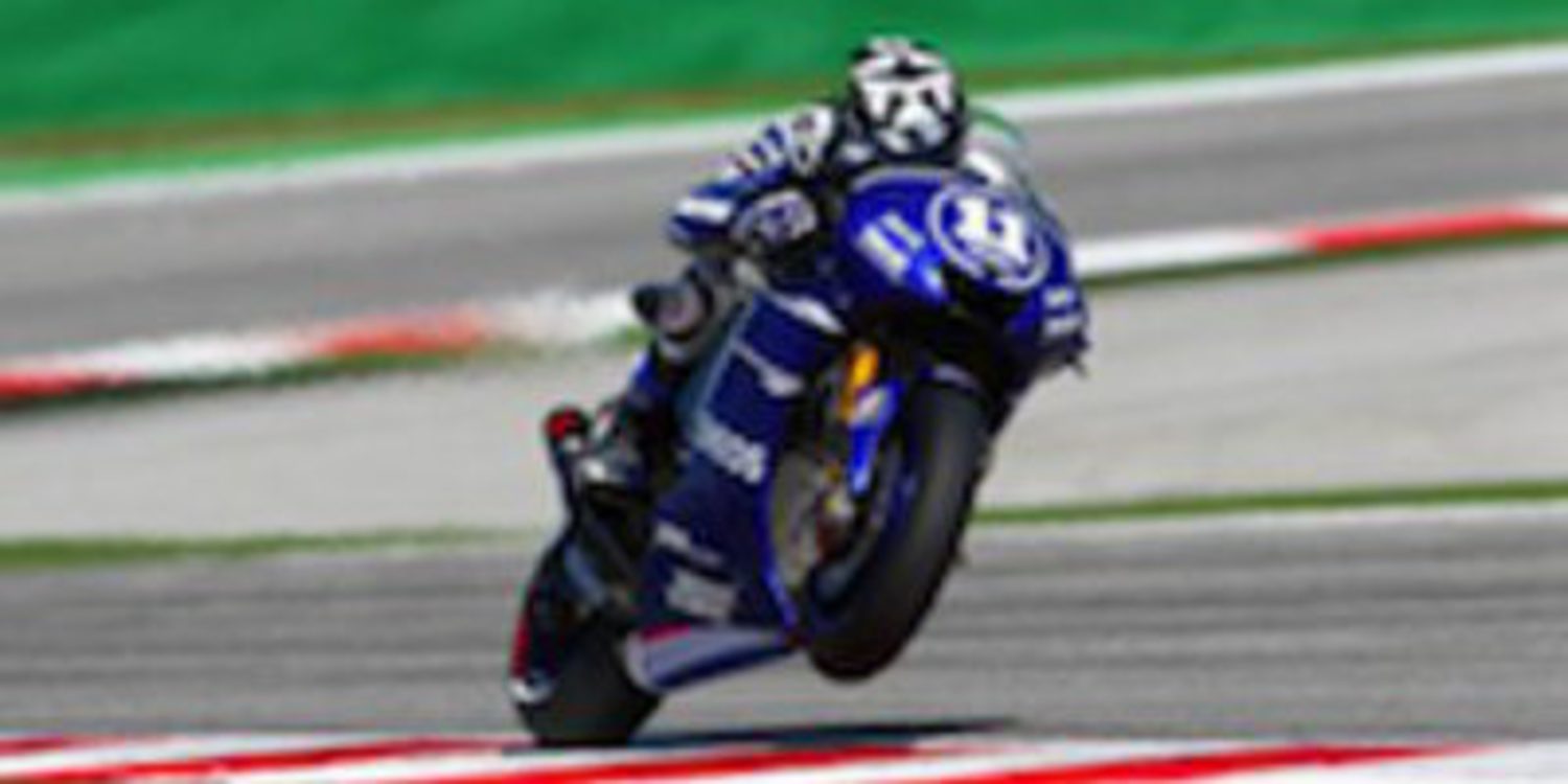 Ben Spies domina los FP2 de MotoGP sobre mojado en Aragón