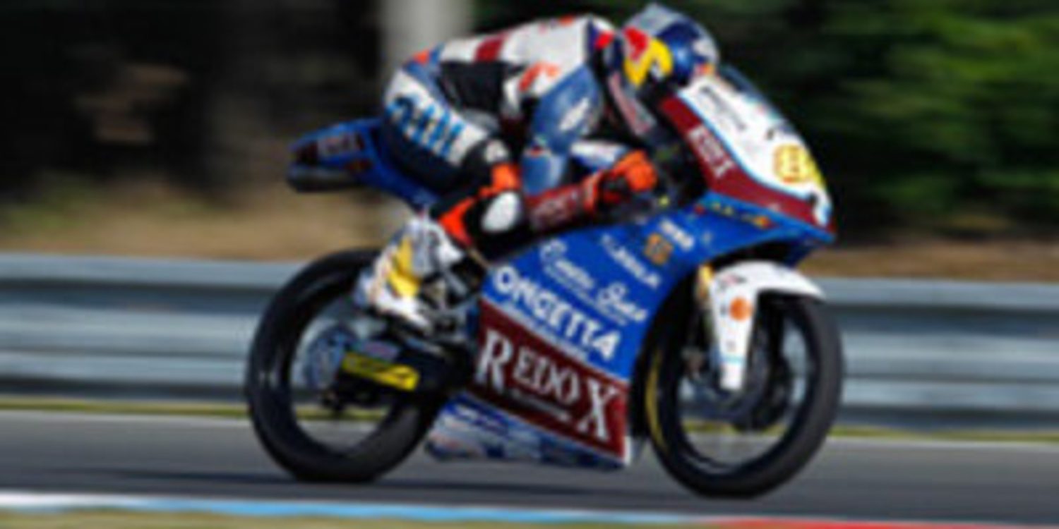 Jakub Kornfeil ocupa el hueco en el equipo RW Racing GP