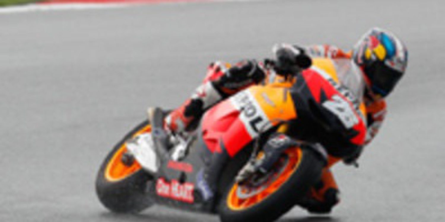 Dani Pedrosa gana en mojado por primera vez en Malasia