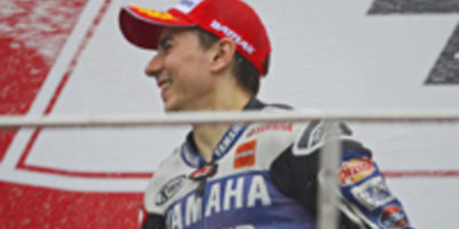 Jorge Lorenzo termina segundo con apuros en Sepang