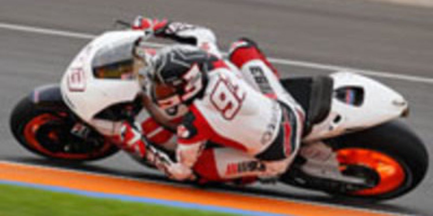 Dani Pedrosa domina el test en Valencia con el respeto de la lluvia